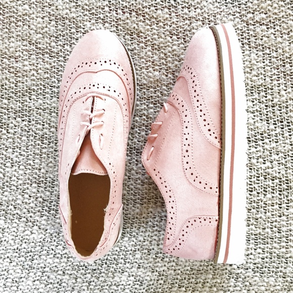 Shoes - Pink Wingtip Oxford White Sole Flats 8
